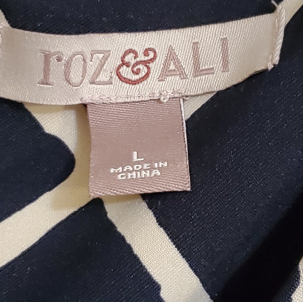 NWOT roz&ALI Navy & Cream Pattern, fabric with Stretch, no need to iron… - Picture 4 of 4